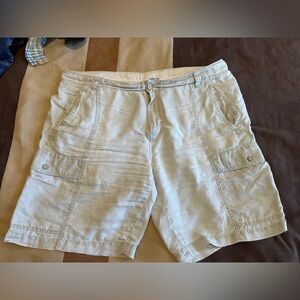 Tommy Bahama Men’s 36 Linen Cargo Shorts pale green